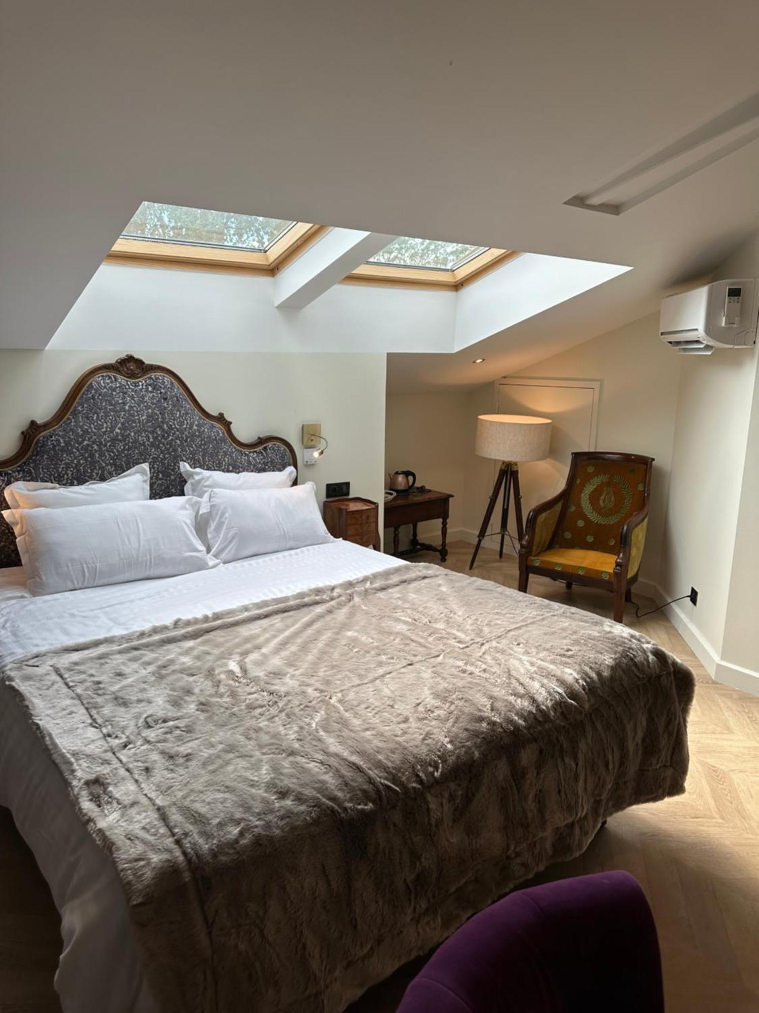Castel Bois Marie, Maison D'Hotes มงโตบ็อง ภายนอก รูปภาพ A bedroom at the hotel