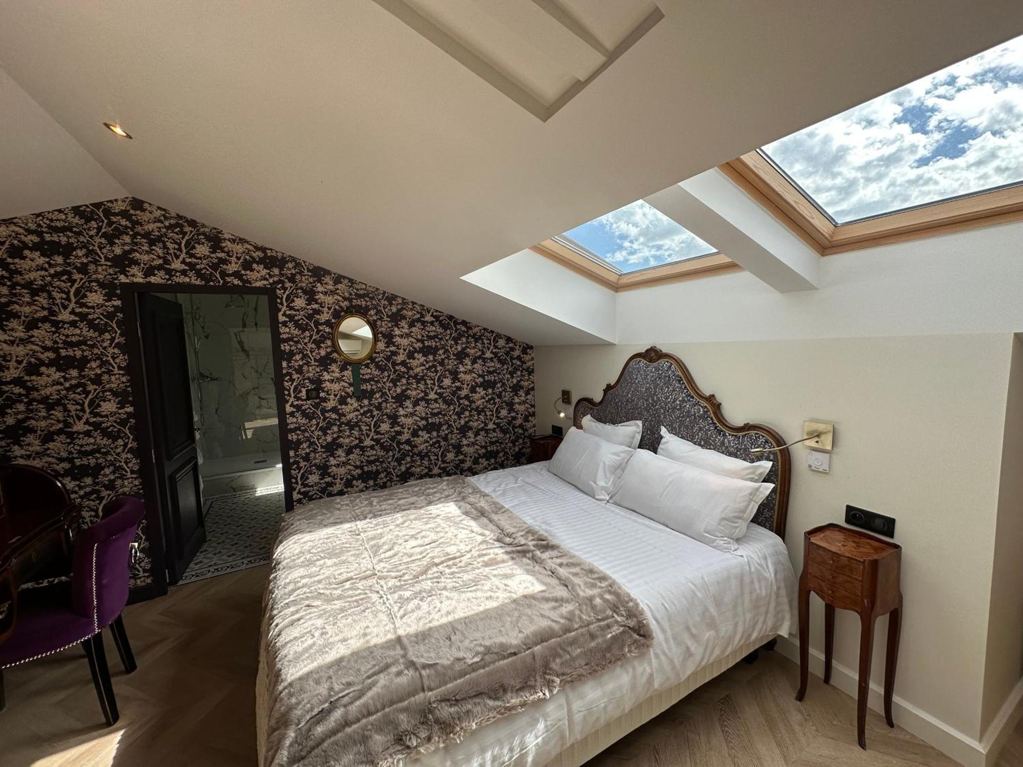 Castel Bois Marie, Maison D'Hotes มงโตบ็อง ภายนอก รูปภาพ A bedroom at The Old Bank