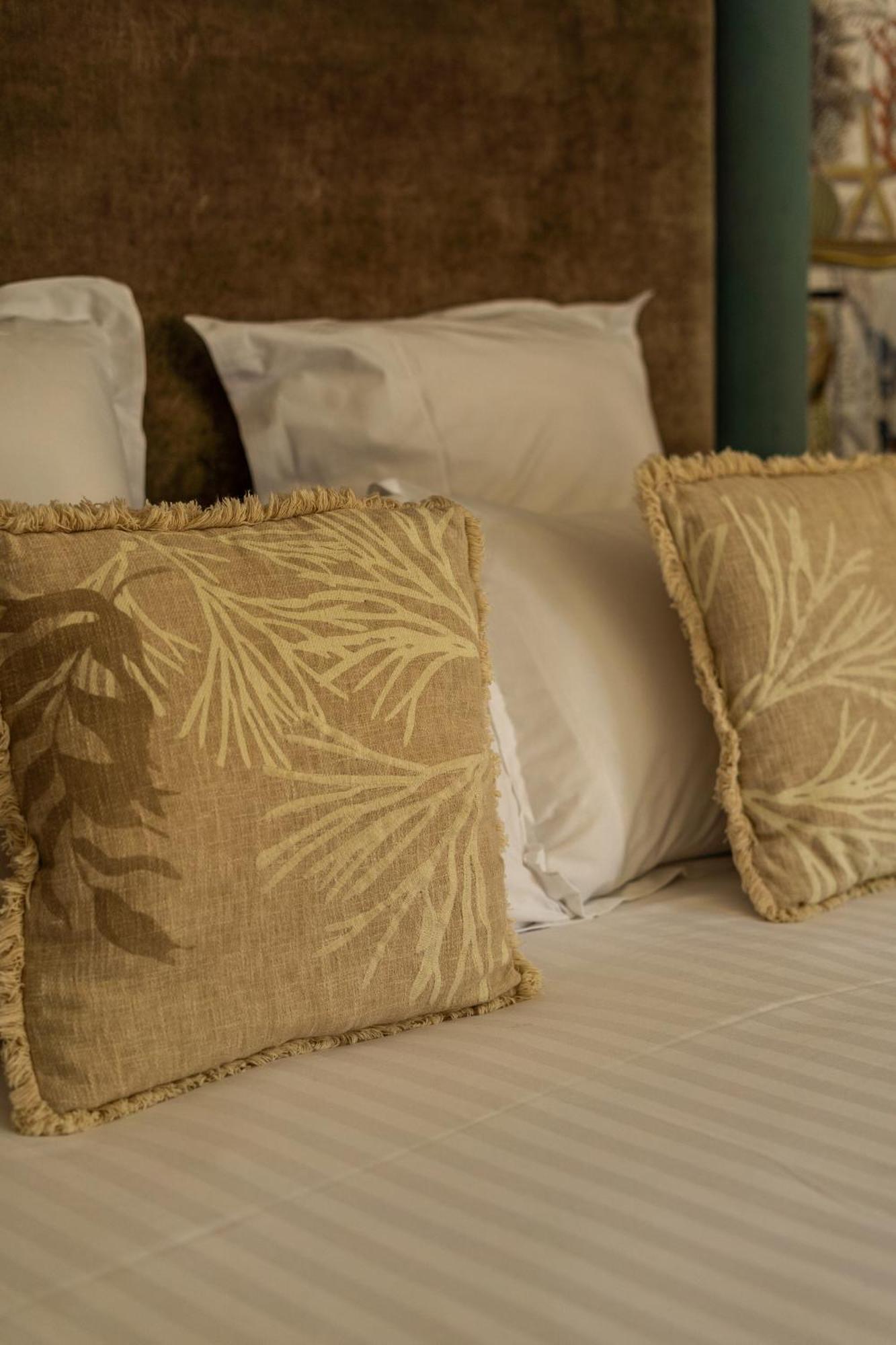 Castel Bois Marie, Maison D'Hotes มงโตบ็อง ภายนอก รูปภาพ Cushions