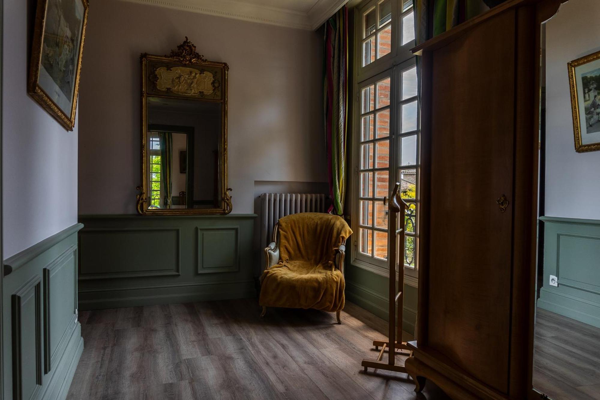 Castel Bois Marie, Maison D'Hotes มงโตบ็อง ภายนอก รูปภาพ The interior of the house