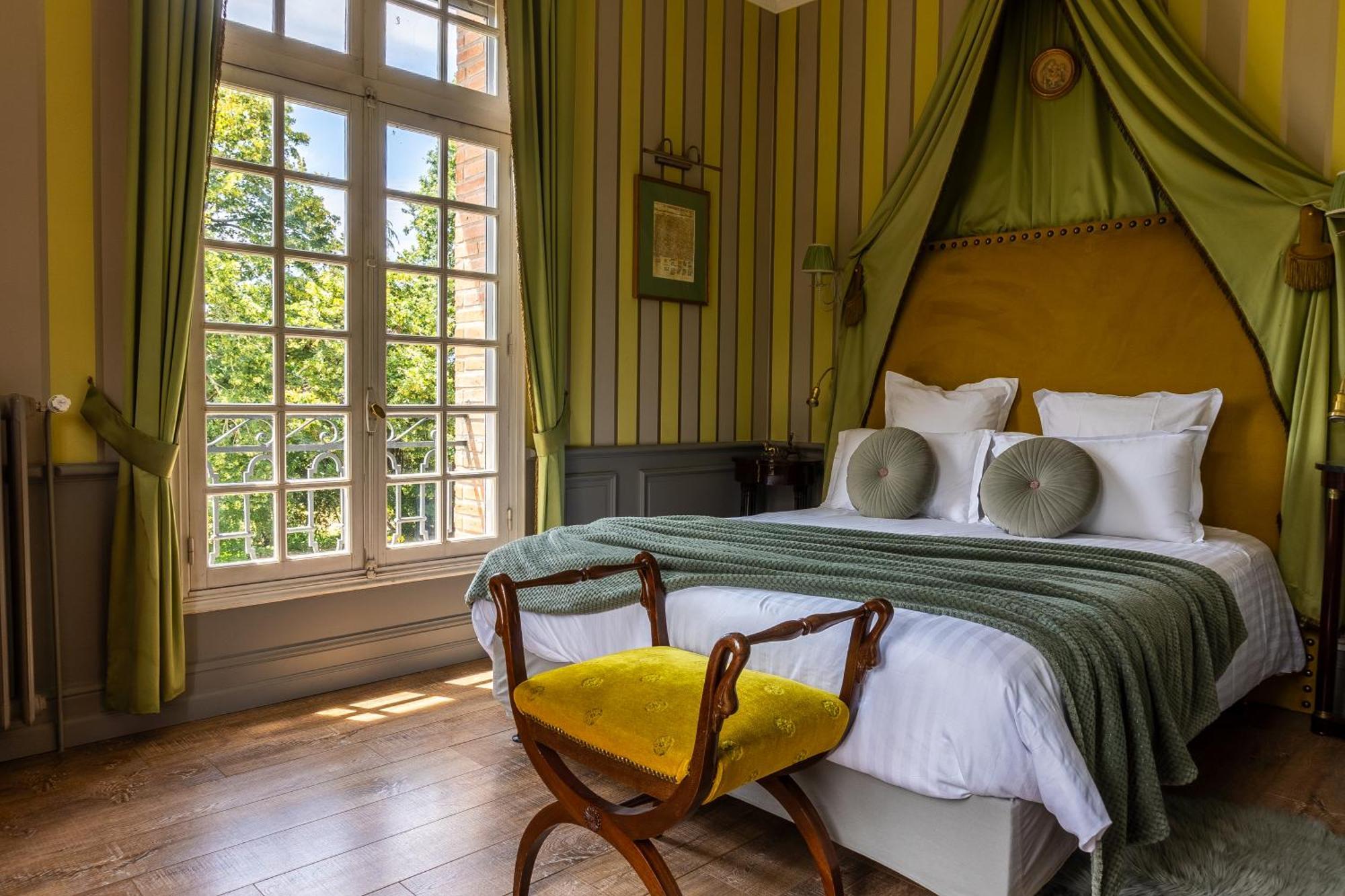 Castel Bois Marie, Maison D'Hotes มงโตบ็อง ภายนอก รูปภาพ The Yellow Room